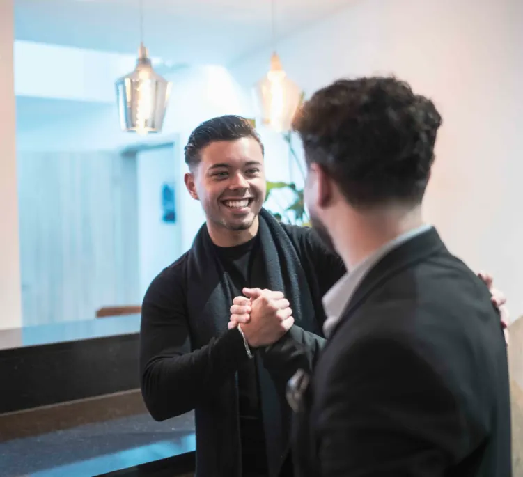 Nieuwe collega wordt welkom geheten bij De Sales Guys